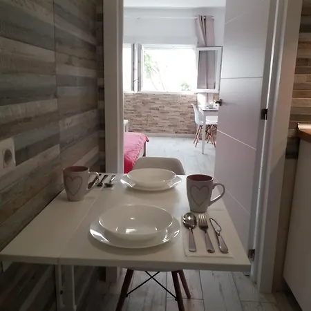 Designer 1 Bedroom White Tree 2 Minutes To The In The Center, Puerto De La Cruz, Tenerife Apartment