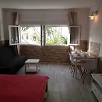아파트 Designer 1 Bedroom White Tree 2 Minutes To The In The Center, Puerto De La Cruz, Tenerife *