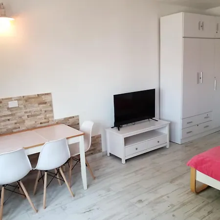 Apartment Designer 1 Bedroom White Tree 2 Minutes To The In The Center, Puerto De La Cruz, Tenerife *