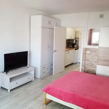 Designer 1 Bedroom White Tree 2 Minutes To The In The Center, Puerto De La Cruz, Tenerife Apartment Puerto de la Cruz (Tenerife)