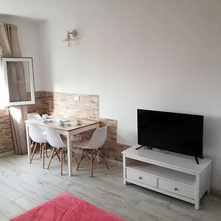 Apartment Designer 1 Bedroom White Tree 2 Minutes To The In The Center, Puerto De La Cruz, Tenerife Puerto de la Cruz (Tenerife)
