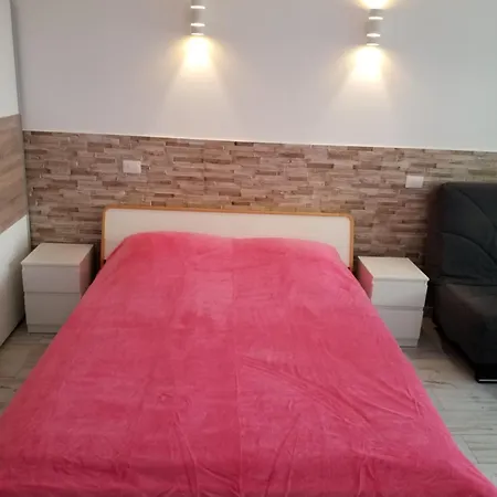 Designer 1 Bedroom White Tree 2 Minutes To The In The Center, Puerto De La Cruz, Tenerife Apartment